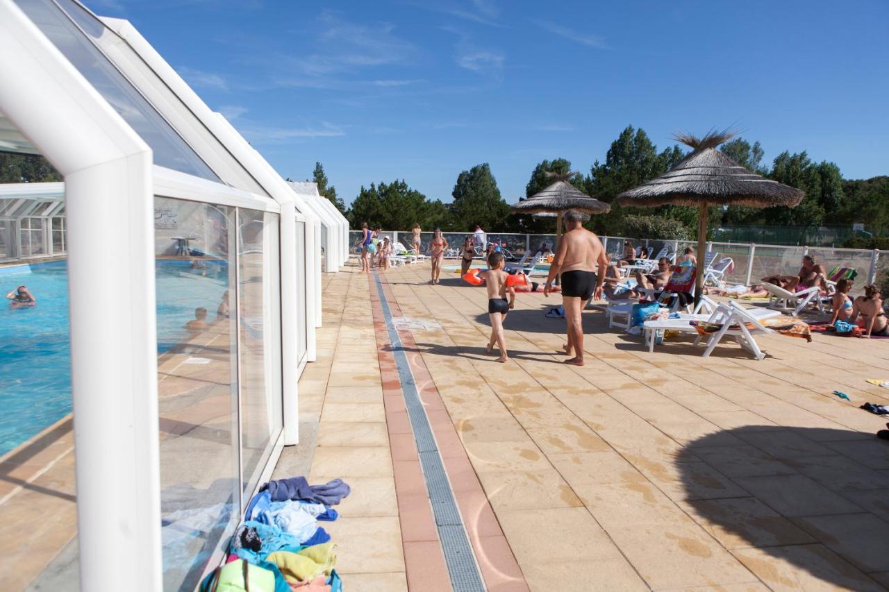 Domaine Du Collet**** Hotel Villeneuve-en-Retz Exterior photo